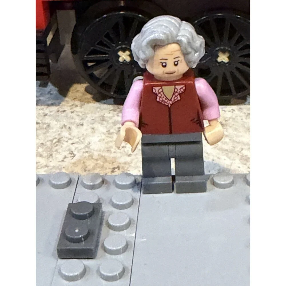 Harry Potter Hogwarts Express Building Blocks Train Set- not LEGO